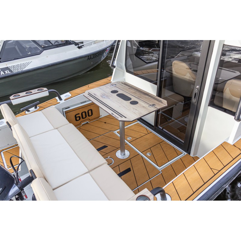 Судно моторное маломерное VBoats Voyager 600 Cabin