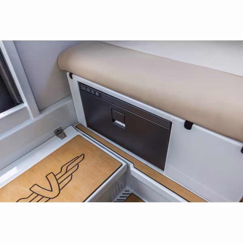 Судно моторное маломерное VBoats Voyager 600 Cabin