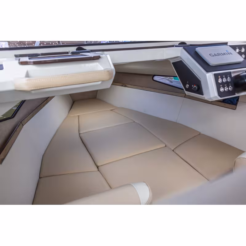 Судно моторное маломерное VBoats Voyager 600 Cabin