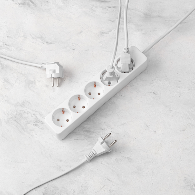 Удлинитель сетевой пятиместный с заземлением Rexant 13-4213 (6А, 250В, 5 м)