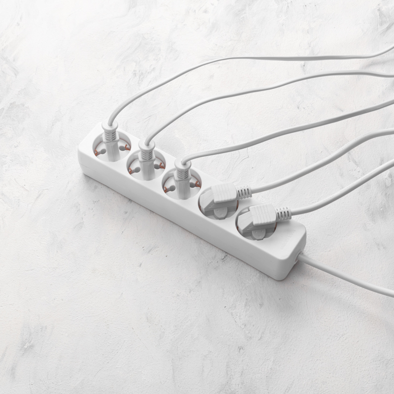 Удлинитель сетевой пятиместный с заземлением Rexant 13-4213 (6А, 250В, 5 м)