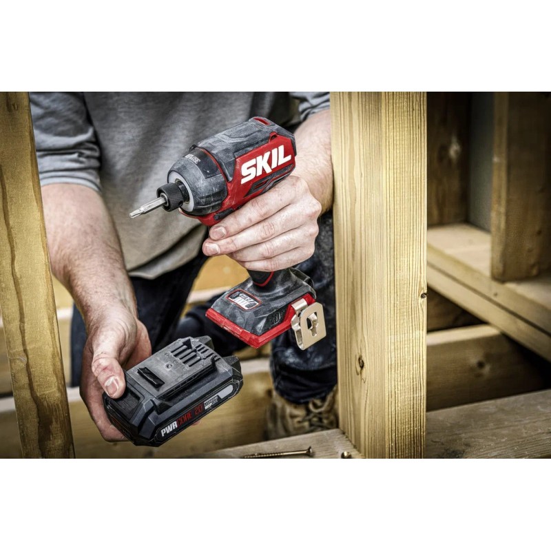 Винтоверт аккумуляторный ударный Skil ID6739 (с АКБ и ЗУ)