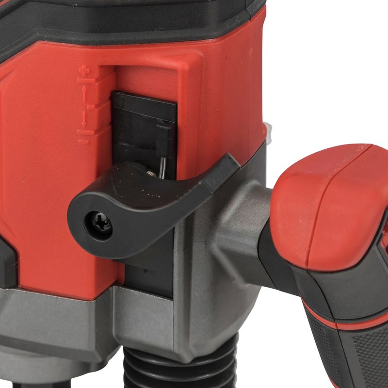 Фрезер сетевой Skil RT1315